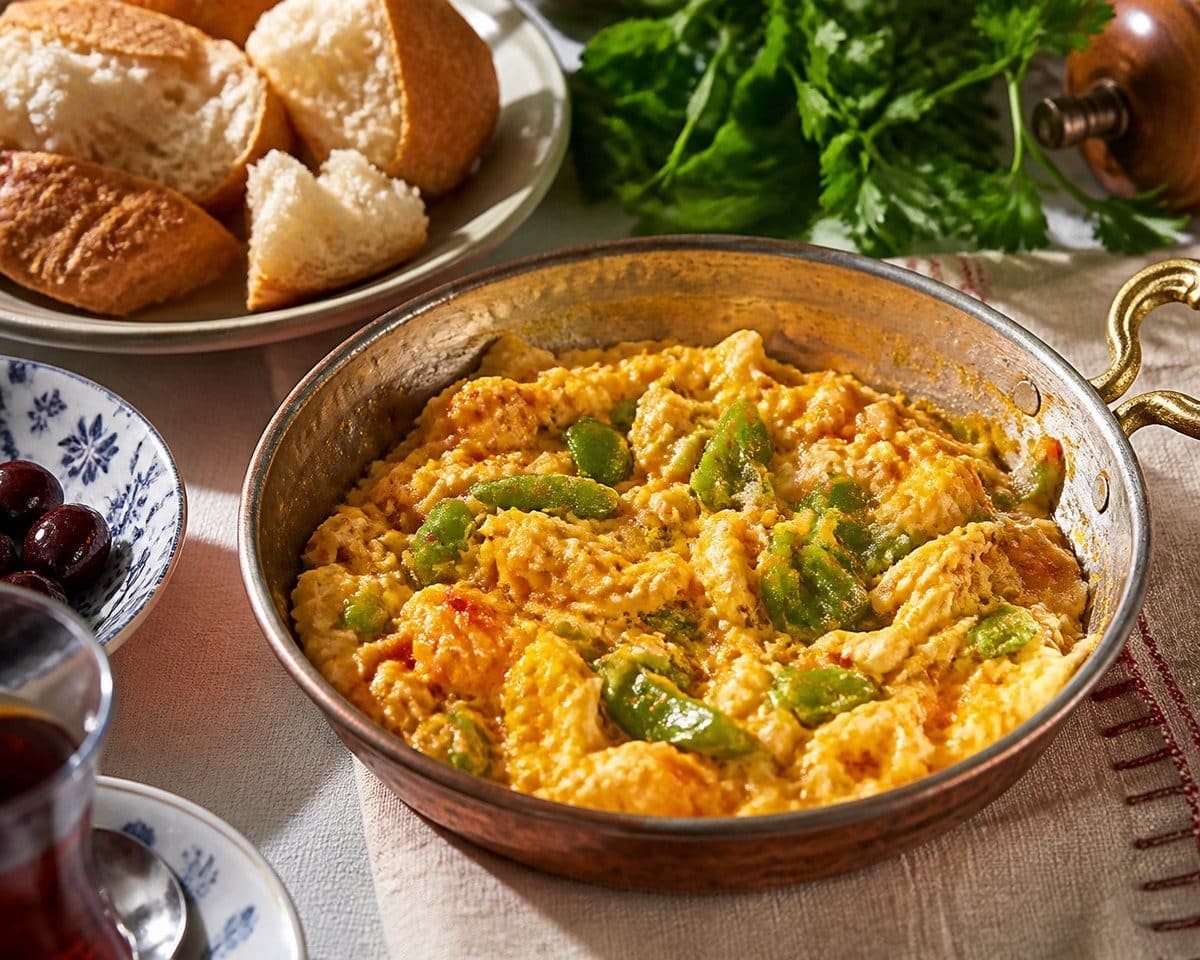 Menemen with Warm Flatbread